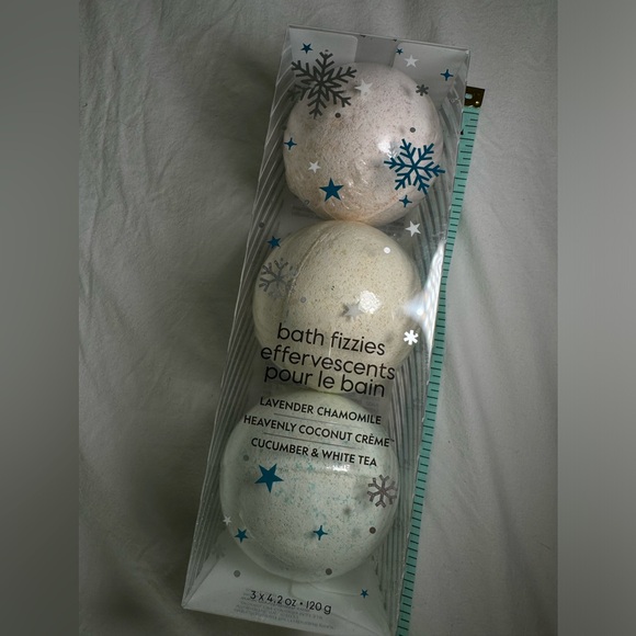 Bath & Body Works Other - NWT - Bath Bombs - Winter Gift Set SEALED * NEW